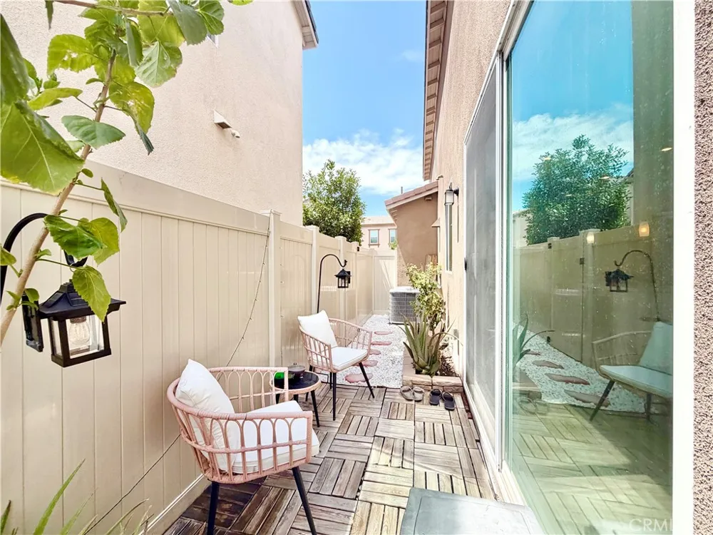 970 Helena Ridge Lake Elsinore, CA 92530