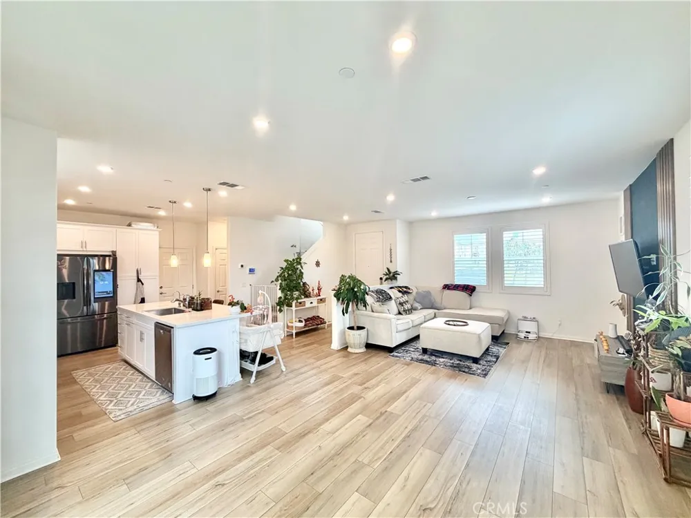 970 Helena Ridge Lake Elsinore, CA 92530