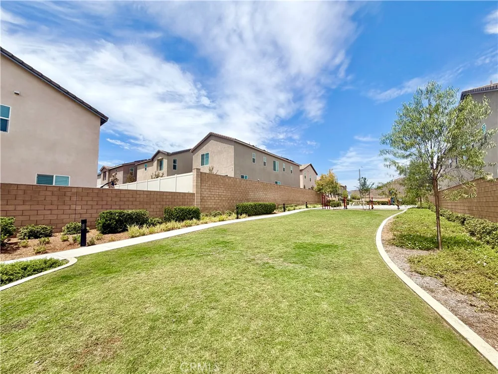 970 Helena Ridge Lake Elsinore, CA 92530
