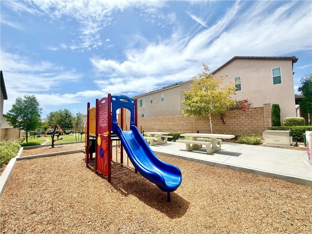 970 Helena Ridge Lake Elsinore, CA 92530