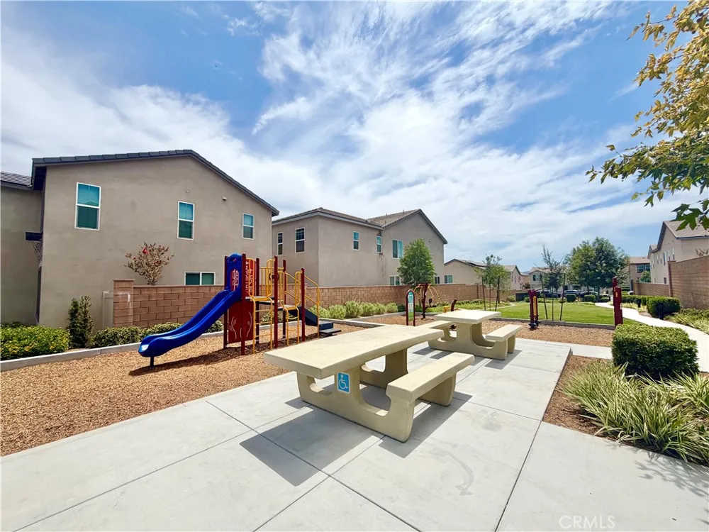 970 Helena Ridge Lake Elsinore, CA 92530