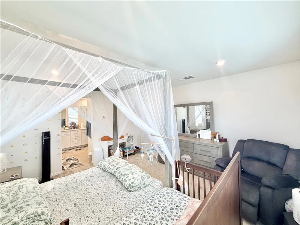 970 Helena Ridge Lake Elsinore, CA 92530