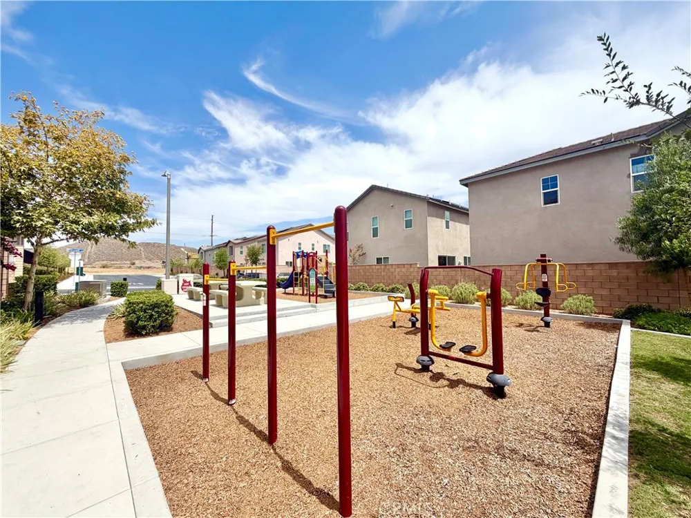 970 Helena Ridge Lake Elsinore, CA 92530