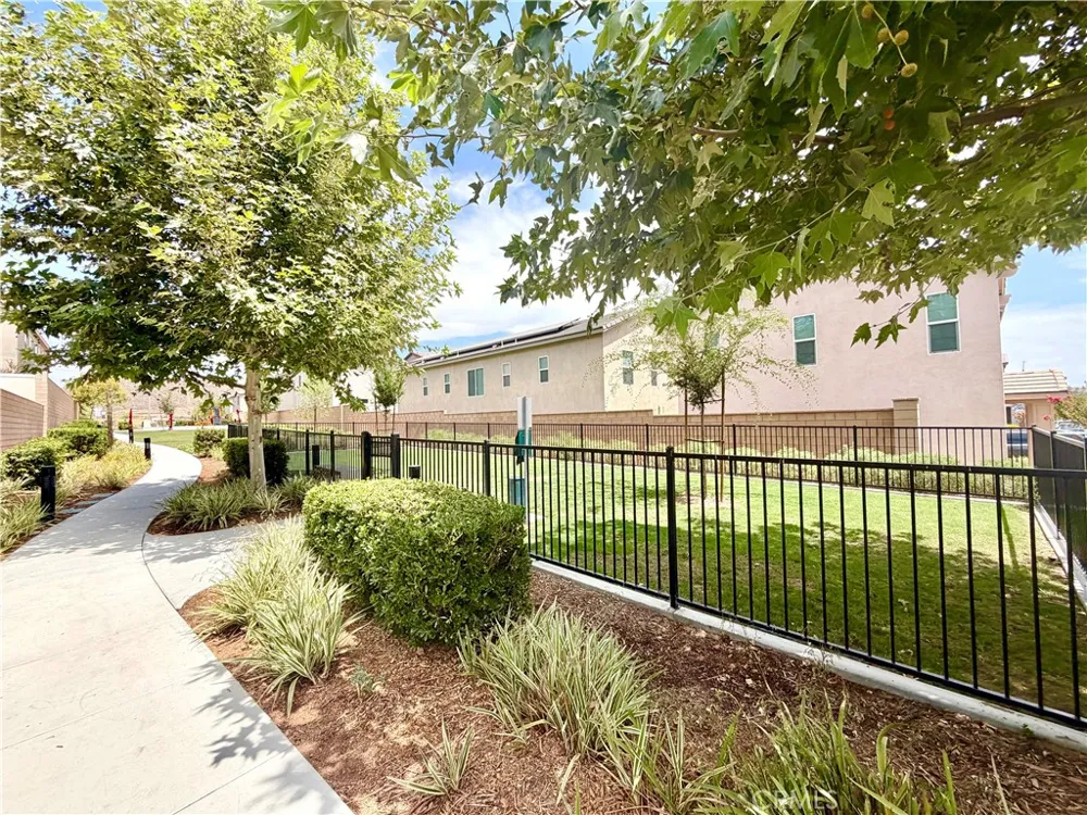 970 Helena Ridge Lake Elsinore, CA 92530
