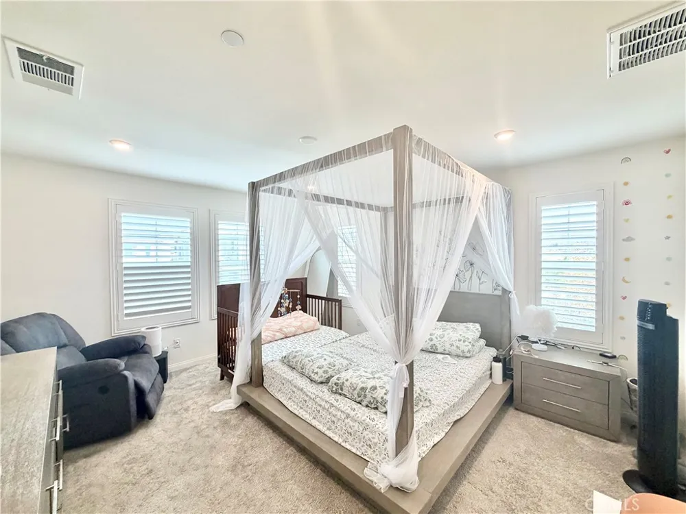 970 Helena Ridge Lake Elsinore, CA 92530