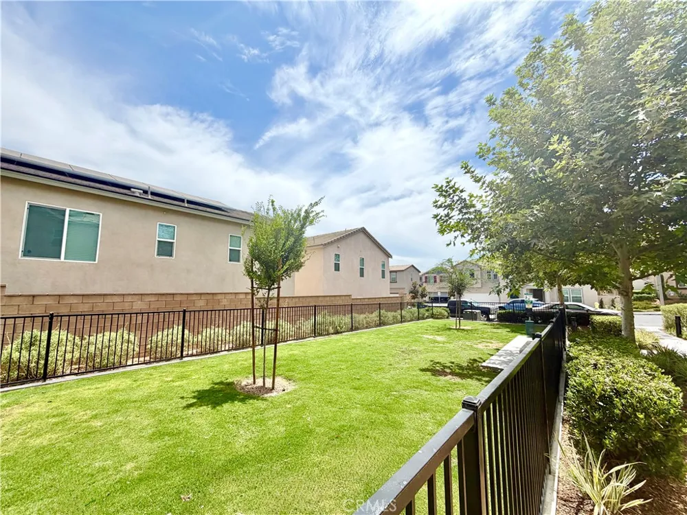970 Helena Ridge Lake Elsinore, CA 92530