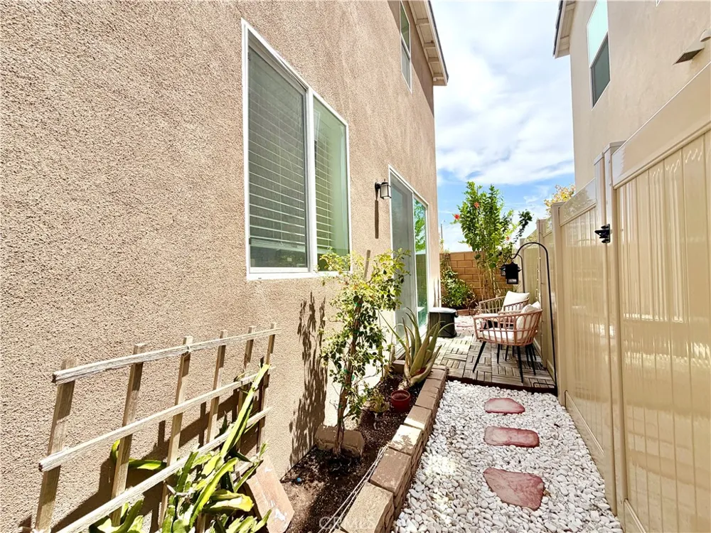 970 Helena Ridge Lake Elsinore, CA 92530