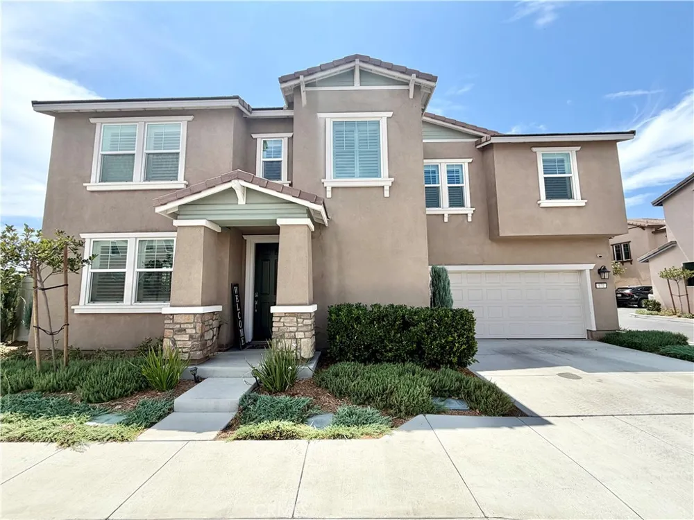 970 Helena Ridge Lake Elsinore, CA 92530
