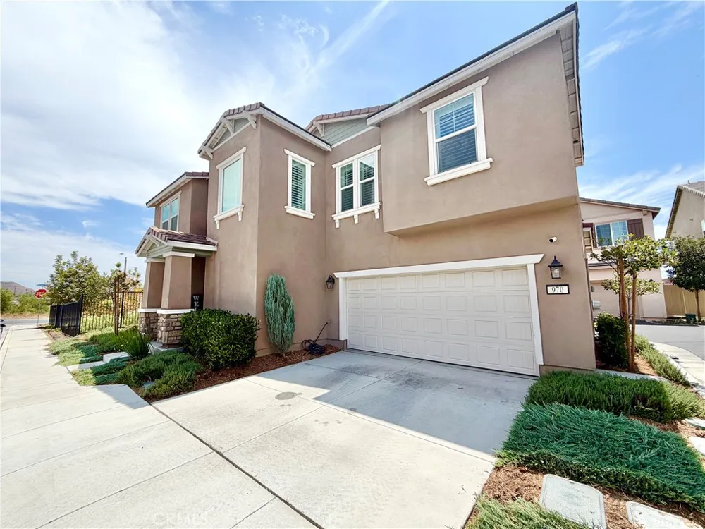 970 Helena Ridge Lake Elsinore, CA 92530