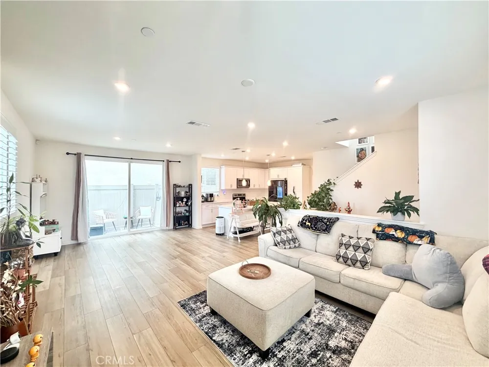 970 Helena Ridge Lake Elsinore, CA 92530