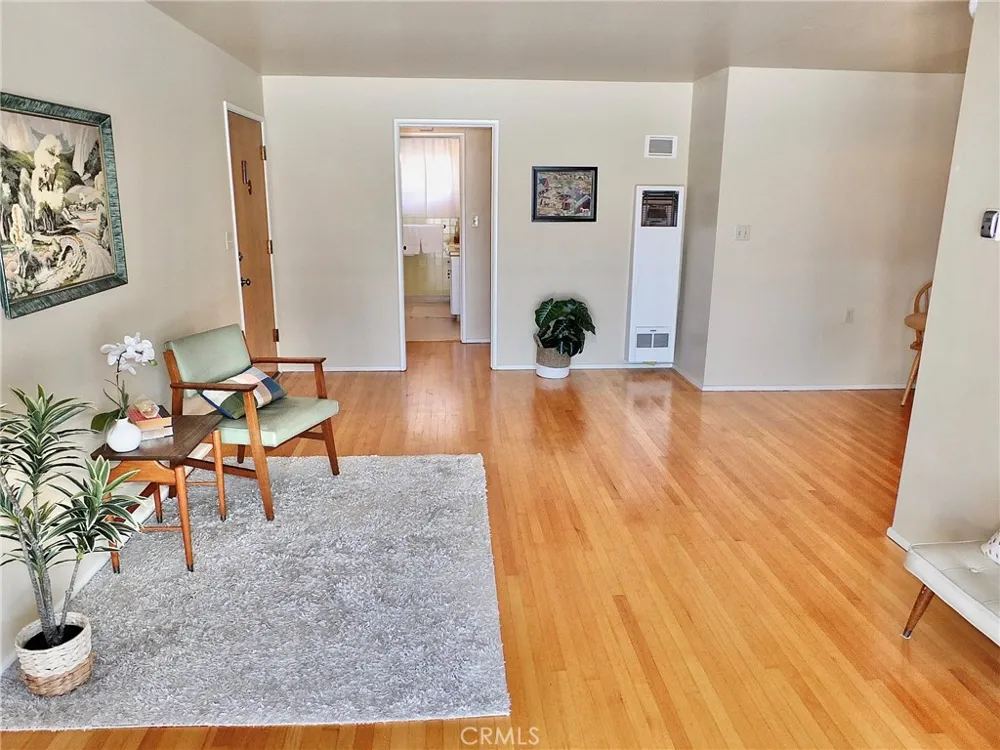 1724 E 1st Street #9 Long Beach, CA 90802