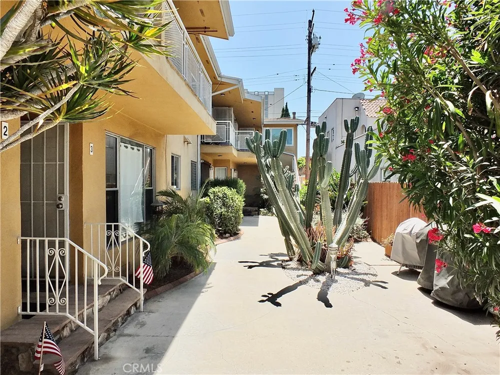 1724 E 1st Street #9 Long Beach, CA 90802