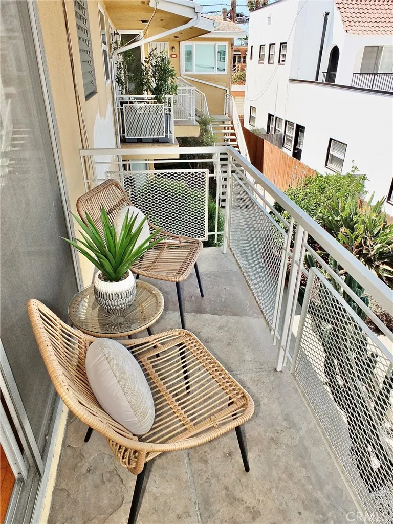 1724 E 1st Street #9 Long Beach, CA 90802