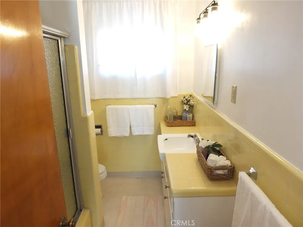 1724 E 1st Street #9 Long Beach, CA 90802