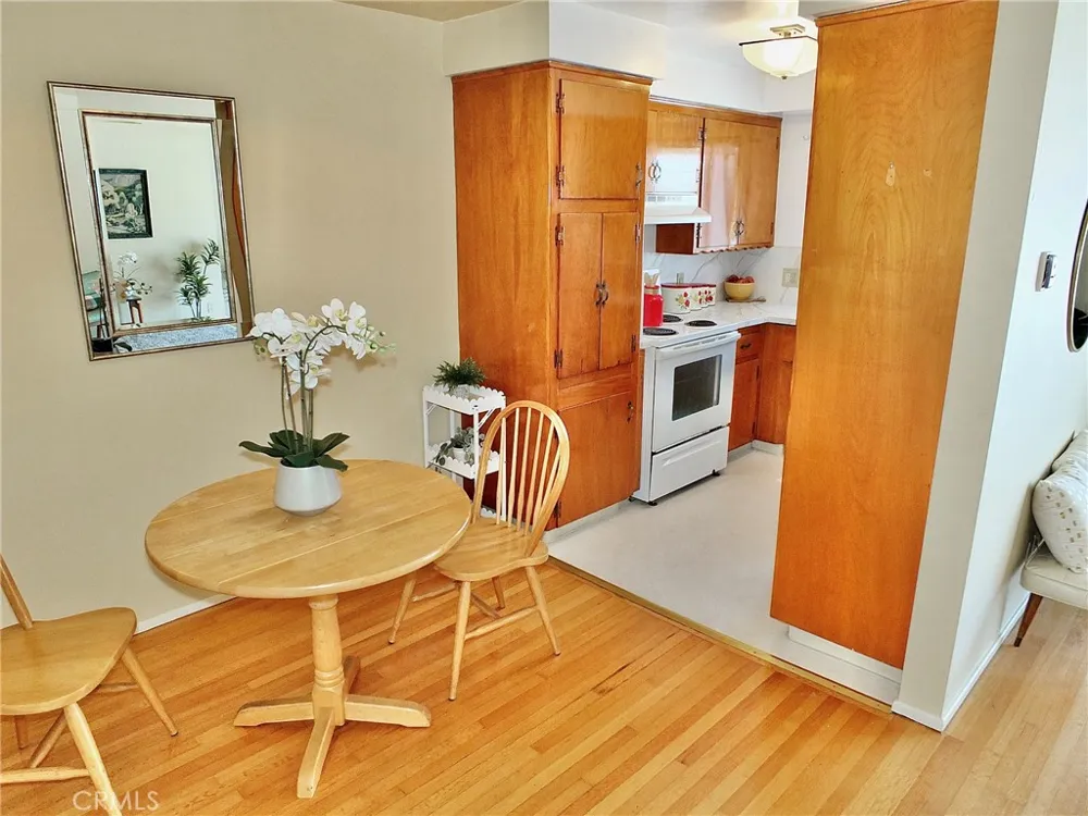 1724 E 1st Street #9 Long Beach, CA 90802