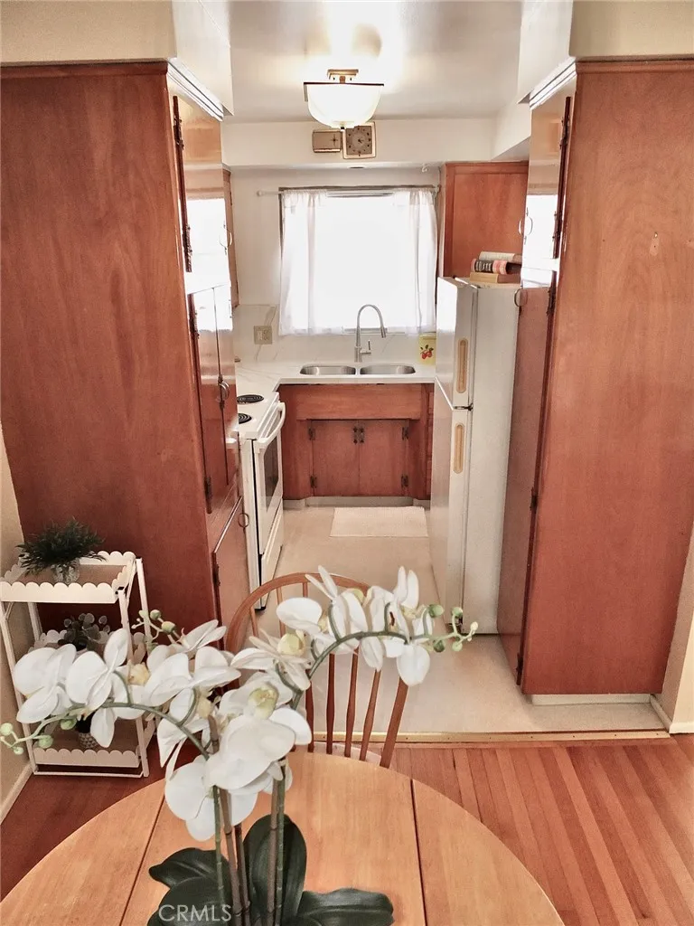 1724 E 1st Street #9 Long Beach, CA 90802