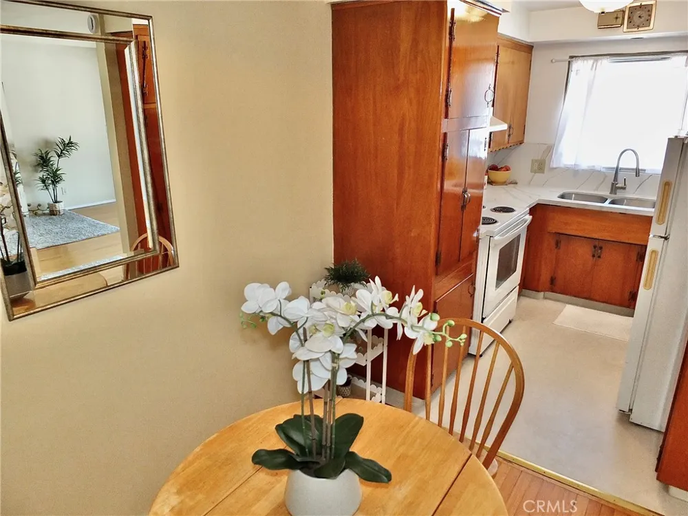 1724 E 1st Street #9 Long Beach, CA 90802