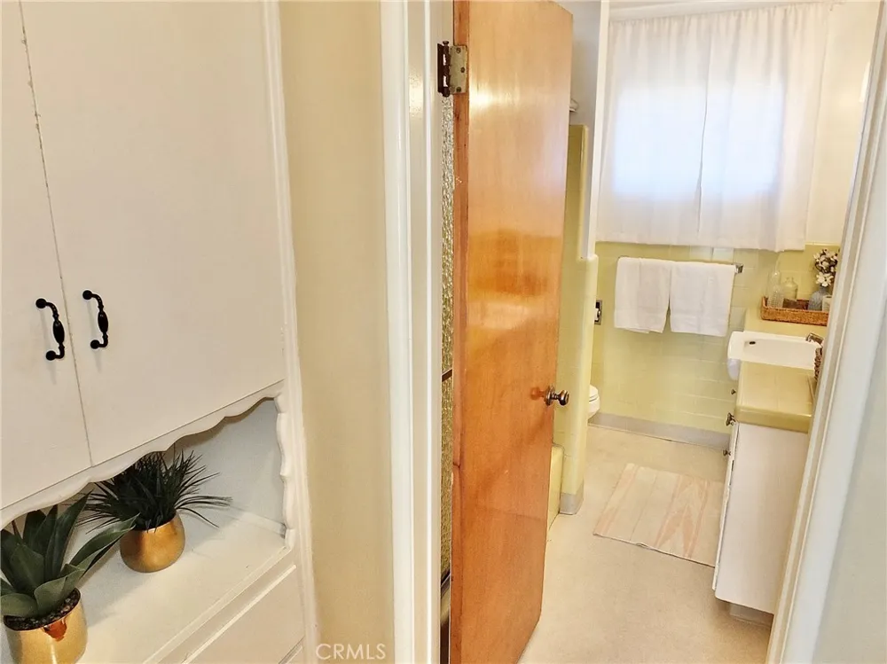 1724 E 1st Street #9 Long Beach, CA 90802