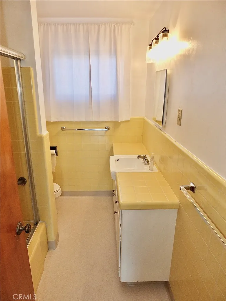 1724 E 1st Street #9 Long Beach, CA 90802