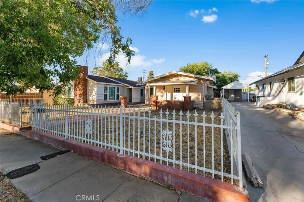 44636 Cedar Avenue Lancaster, CA 93534