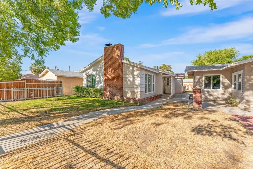 44636 Cedar Avenue Lancaster, CA 93534