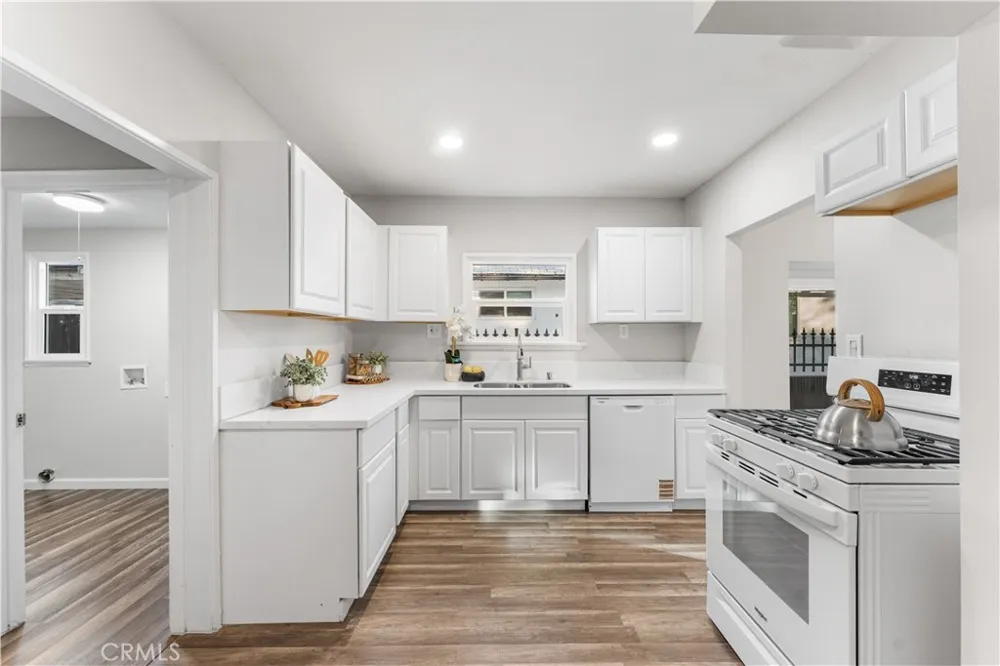 44636 Cedar Avenue Lancaster, CA 93534