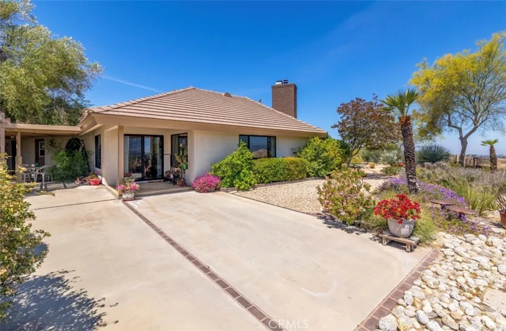 27810 Lake Street Hemet, CA 92544