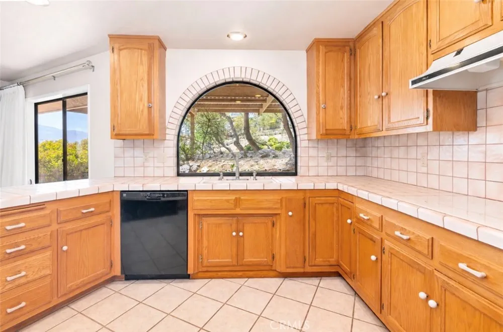 27810 Lake Street Hemet, CA 92544