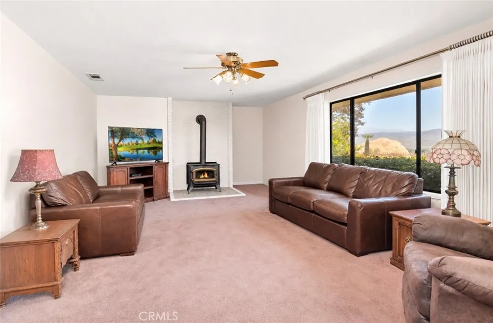 27810 Lake Street Hemet, CA 92544