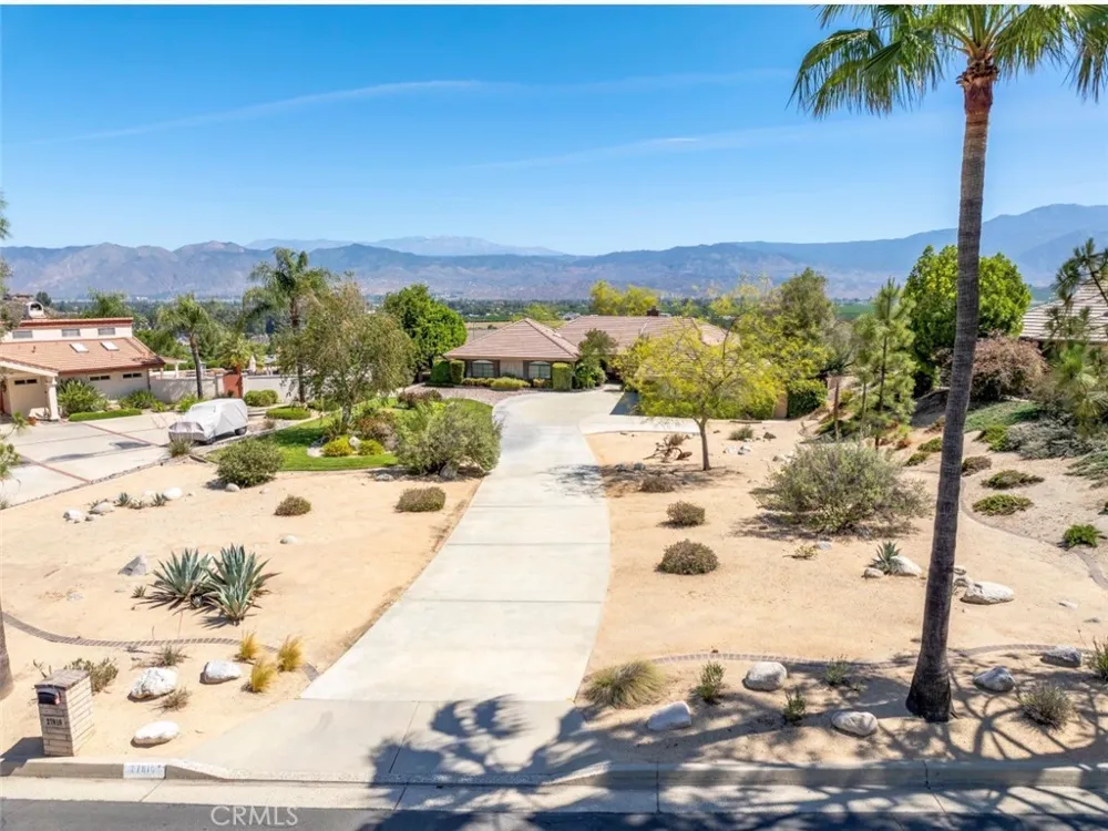 27810 Lake Street Hemet, CA 92544