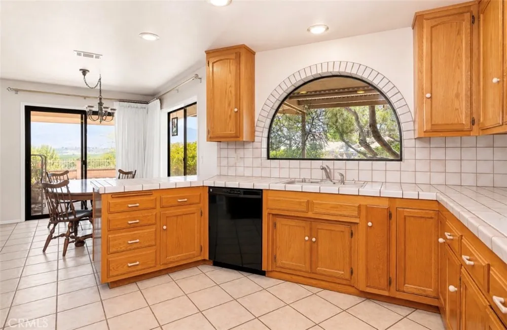 27810 Lake Street Hemet, CA 92544