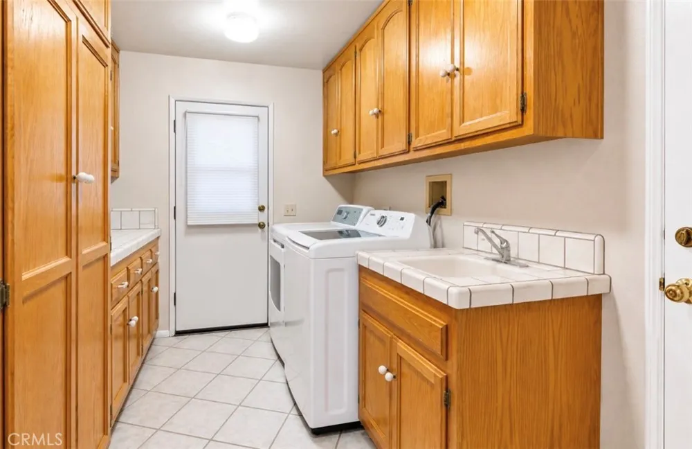 27810 Lake Street Hemet, CA 92544