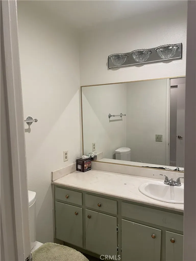 25255 Avenida Dorena Newhall, CA 91321