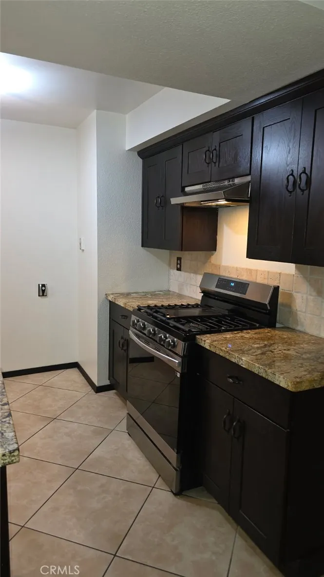 25255 Avenida Dorena Newhall, CA 91321