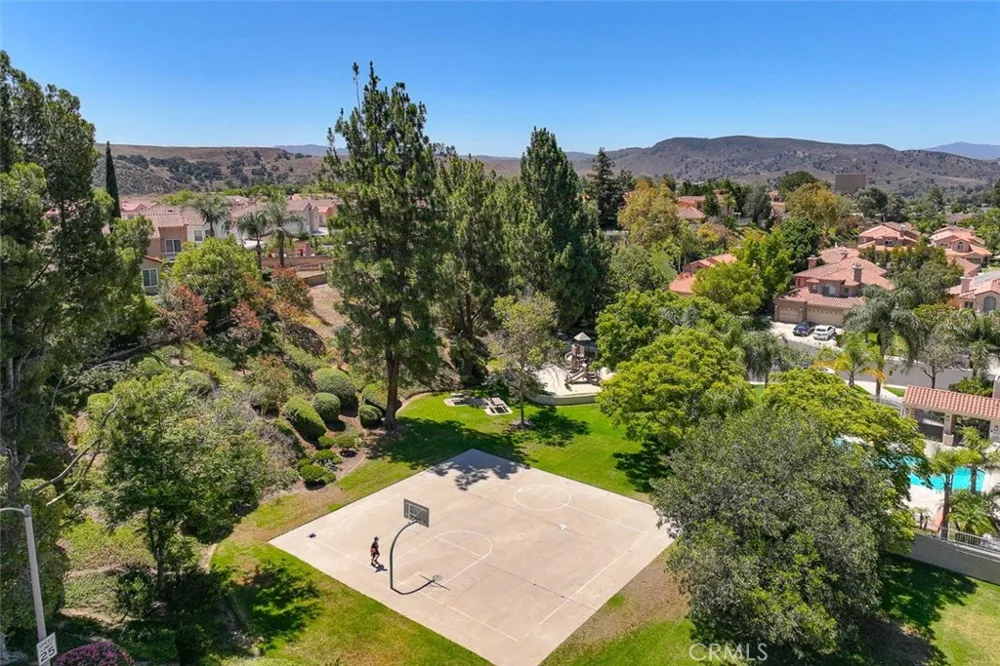 15760 Sophomore Court Moorpark, CA 93021