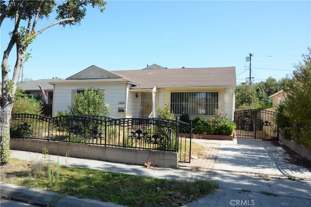 2824 Candlewood Lakewood, CA 90712