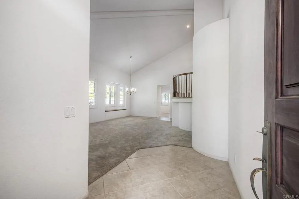 3106 Corte Nina Carlsbad, CA 92009