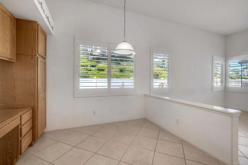 3106 Corte Nina Carlsbad, CA 92009