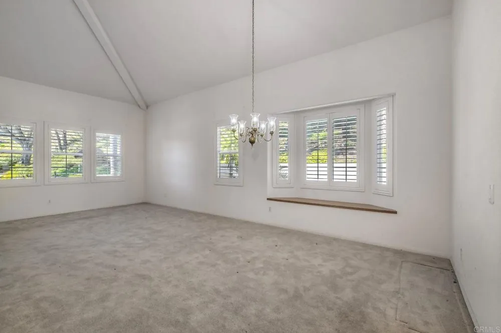 3106 Corte Nina Carlsbad, CA 92009