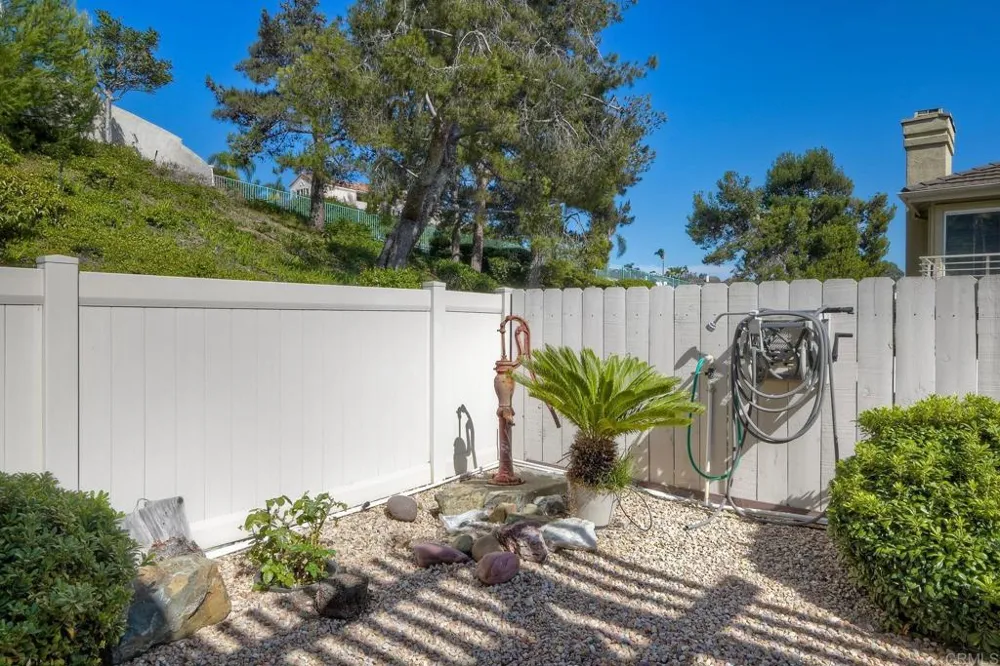 3106 Corte Nina Carlsbad, CA 92009