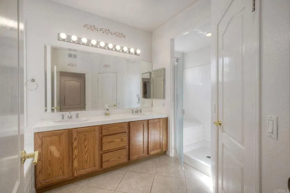 3106 Corte Nina Carlsbad, CA 92009