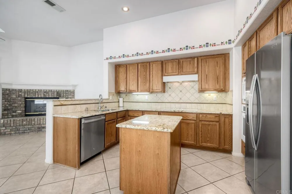 3106 Corte Nina Carlsbad, CA 92009