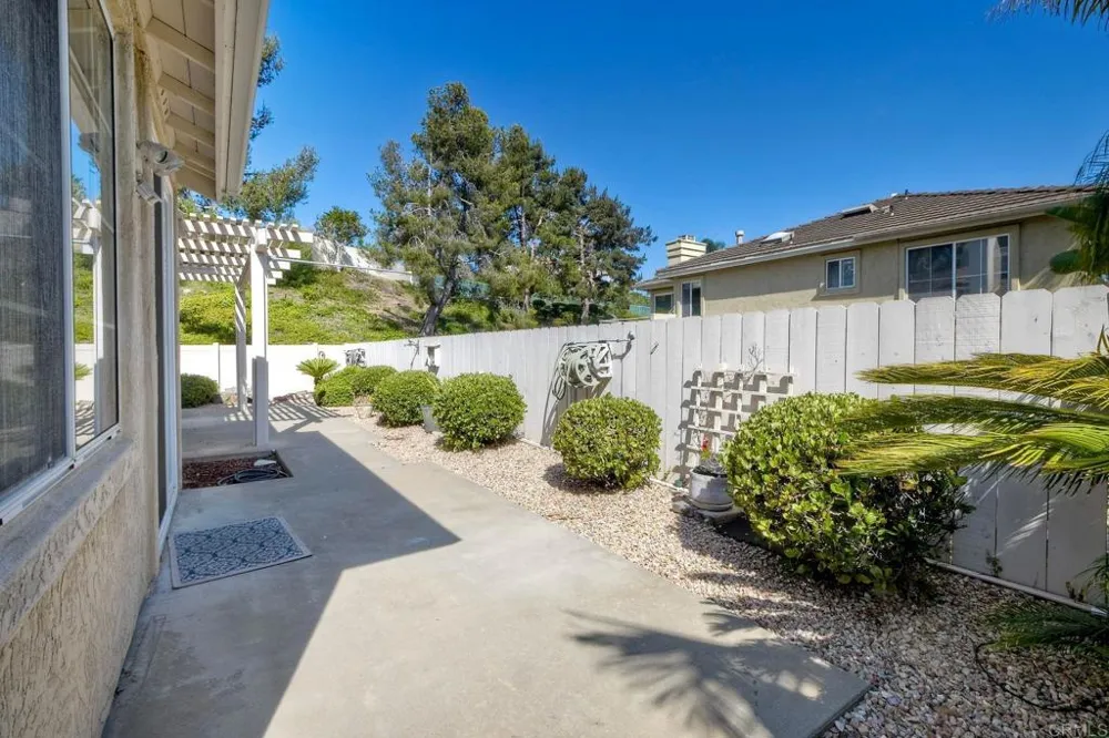 3106 Corte Nina Carlsbad, CA 92009