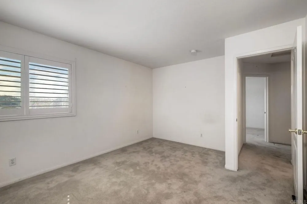 3106 Corte Nina Carlsbad, CA 92009
