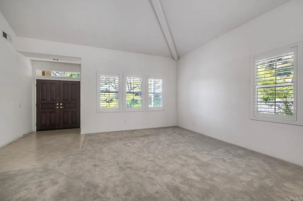 3106 Corte Nina Carlsbad, CA 92009