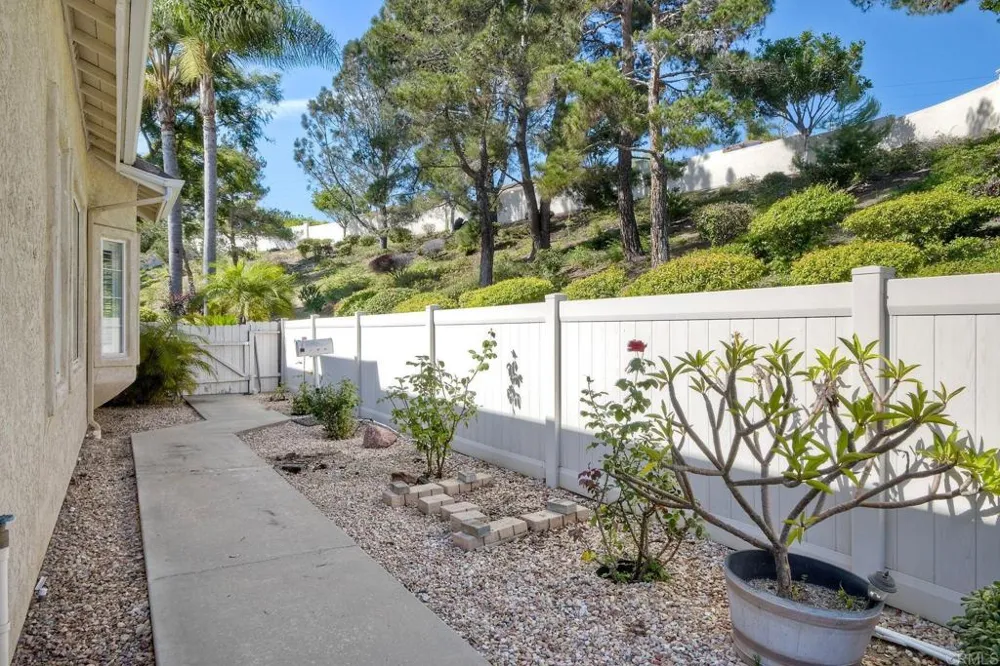 3106 Corte Nina Carlsbad, CA 92009