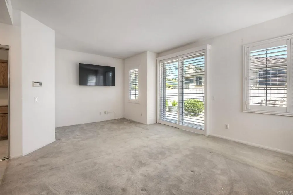 3106 Corte Nina Carlsbad, CA 92009
