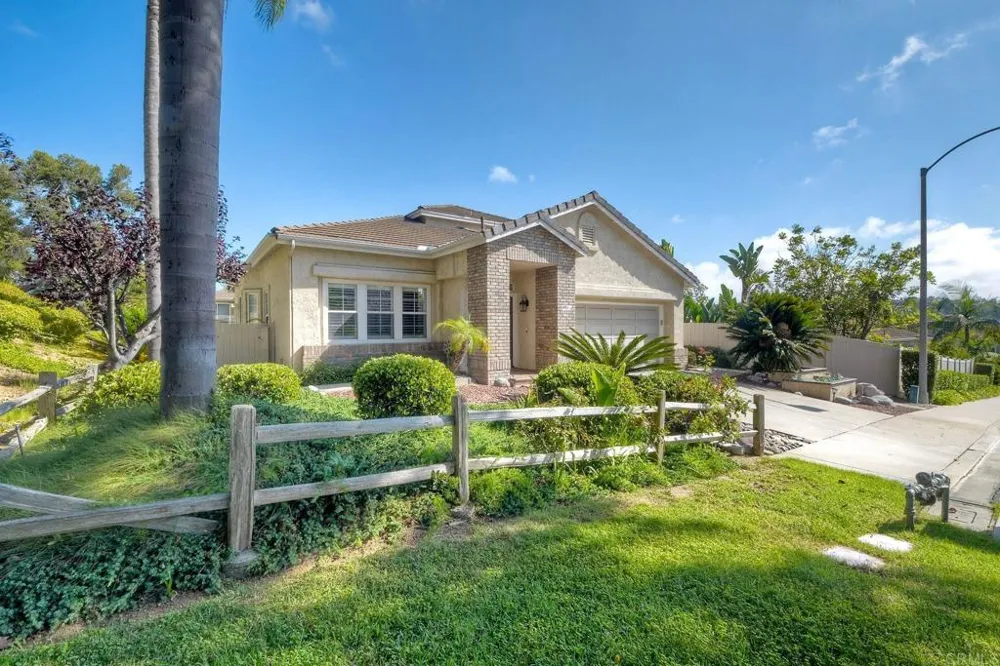 3106 Corte Nina Carlsbad, CA 92009