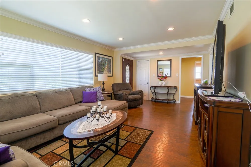11629 Santa Gertrudes Avenue Whittier, CA 90604