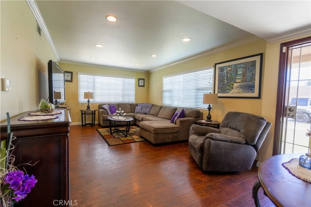 11629 Santa Gertrudes Avenue Whittier, CA 90604